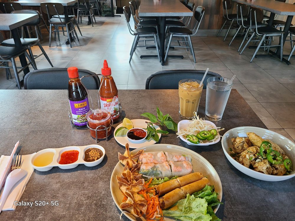 Mama Hong's Vietnamese Kitchen - Orange