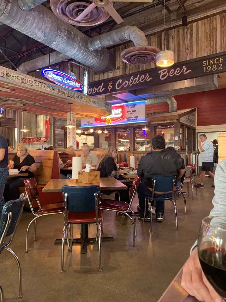 Willie's Grill & Icehouse