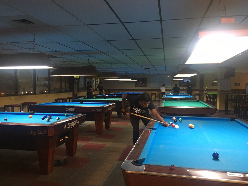 Le Spot Billiard Lounge