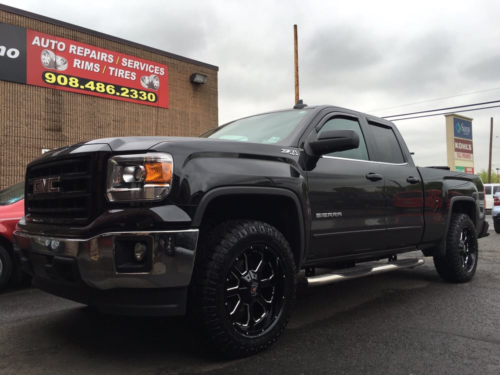 2inch Leveling Kit Up Front 33 Inch Goodyear Tires 20 Xd Buck 140 Photos For Jjbergamo Auto Tire Center