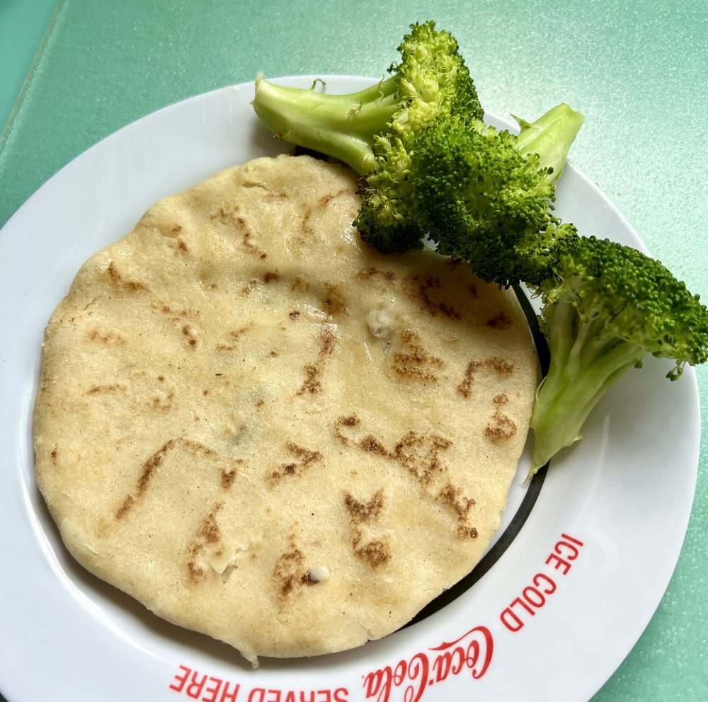 Pupuseria Tony's