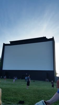 Mchenry Outdoor Theatre 1510 N Chapel Hill Rd Il Theatres Hotels Nearby