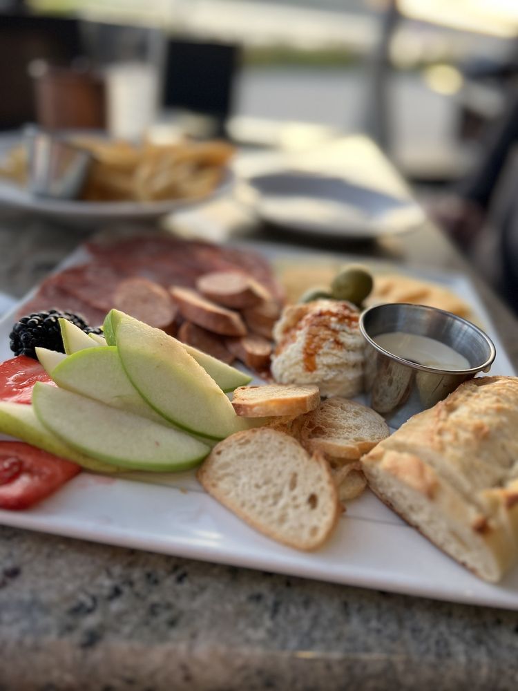 Twigs Bistro and Martini Bar