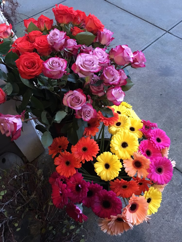 Morrows Flowers & Interiors Florists 1871 Willamette Falls Dr, West