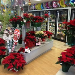Flowerama Closed Florists 3816 Center Rd Brunswick Oh Photo Of Flowerama Brunswick Oh United States Christmas Time Is Here