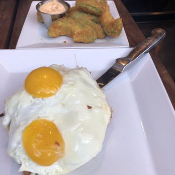 Breakfast Kitchen Bar Order Food Online 454 Photos 394 Reviews Photo Of Breakfast Kitchen Bar Scottsdale Az United States Pizza Sausage Yummy