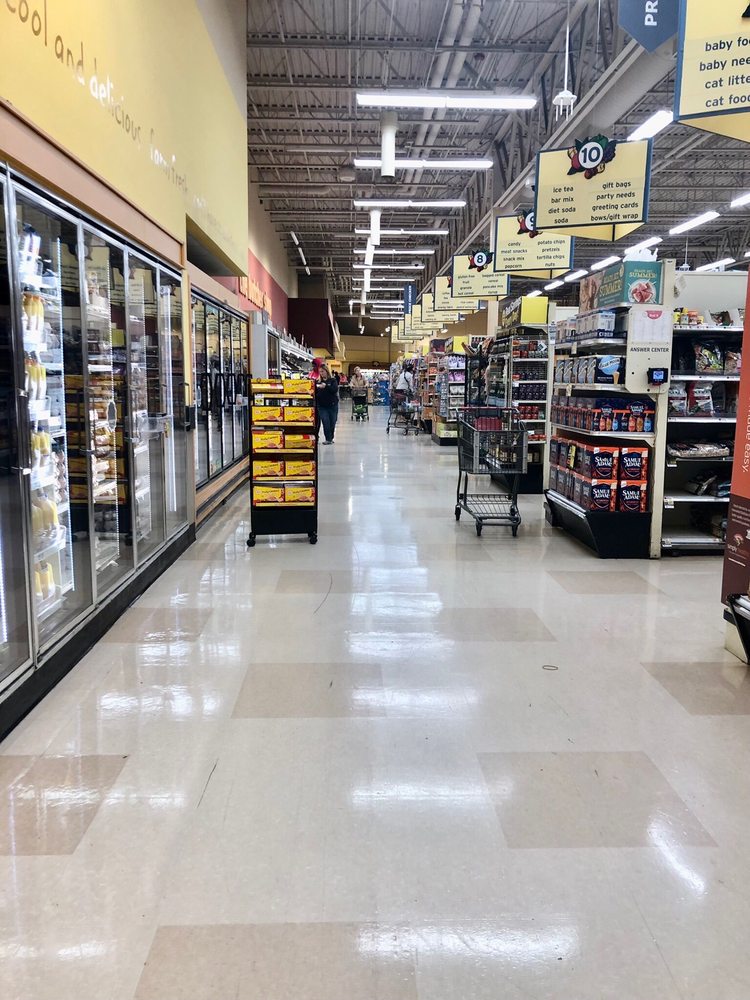 Hannaford Supermarket