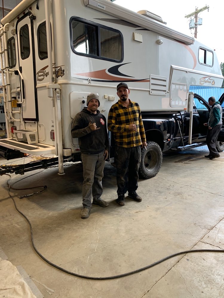 image of business Aalbu Brothers