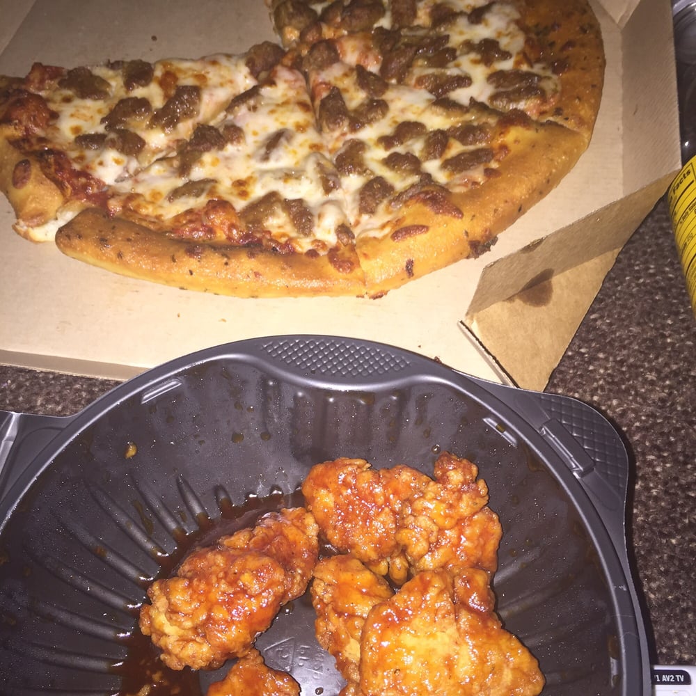 italian sausage pizza with