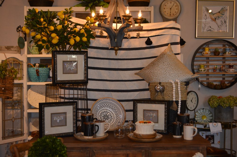 Choccolatte's and Ooh La La Decor & more