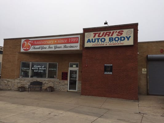 Turi S Auto Body 4012 Saint Paul Ave Bellwood Il Hotels Nearby