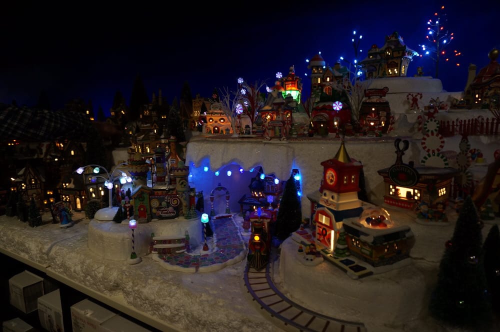 Yankee Candle Village Outlet Stores 25 Greenfield Rd South