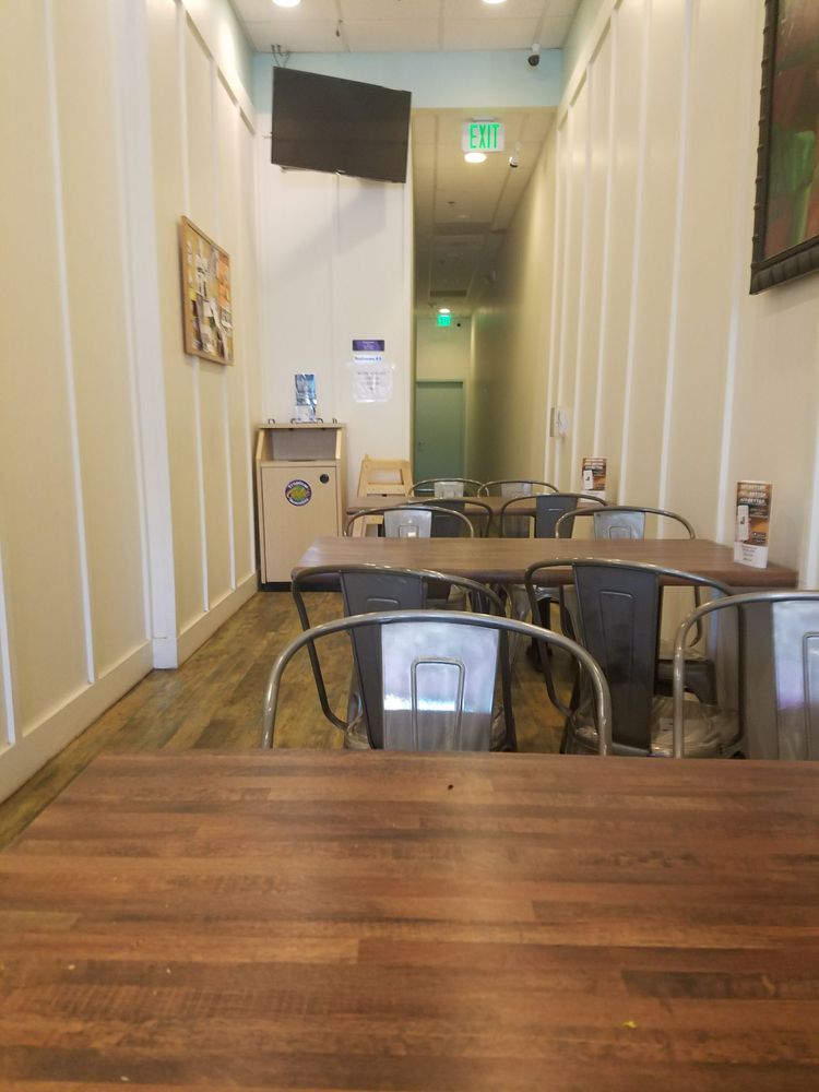 Tropical Smoothie Cafe