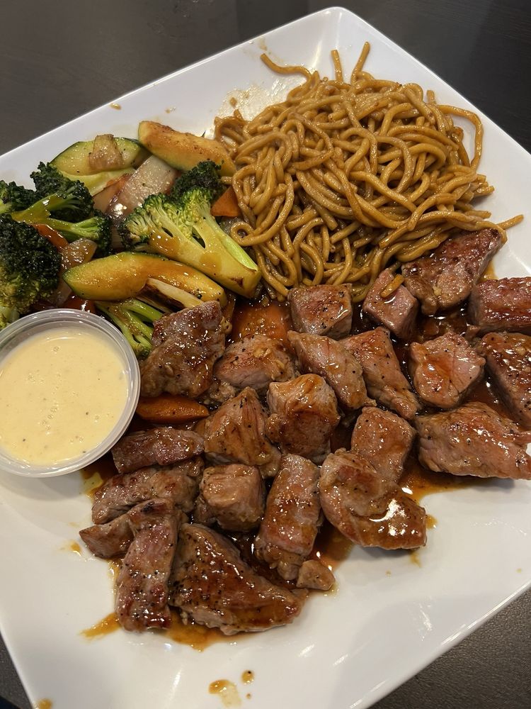 Royal Sushi Grill & Thai