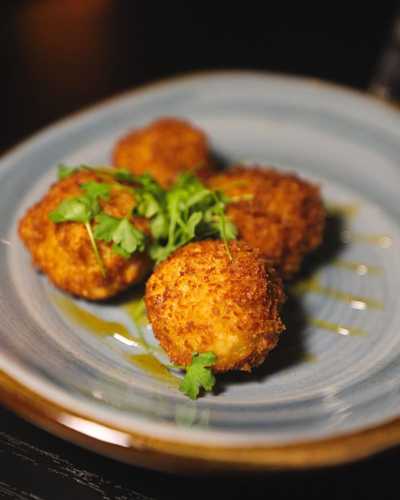 West Restaurant & Lounge