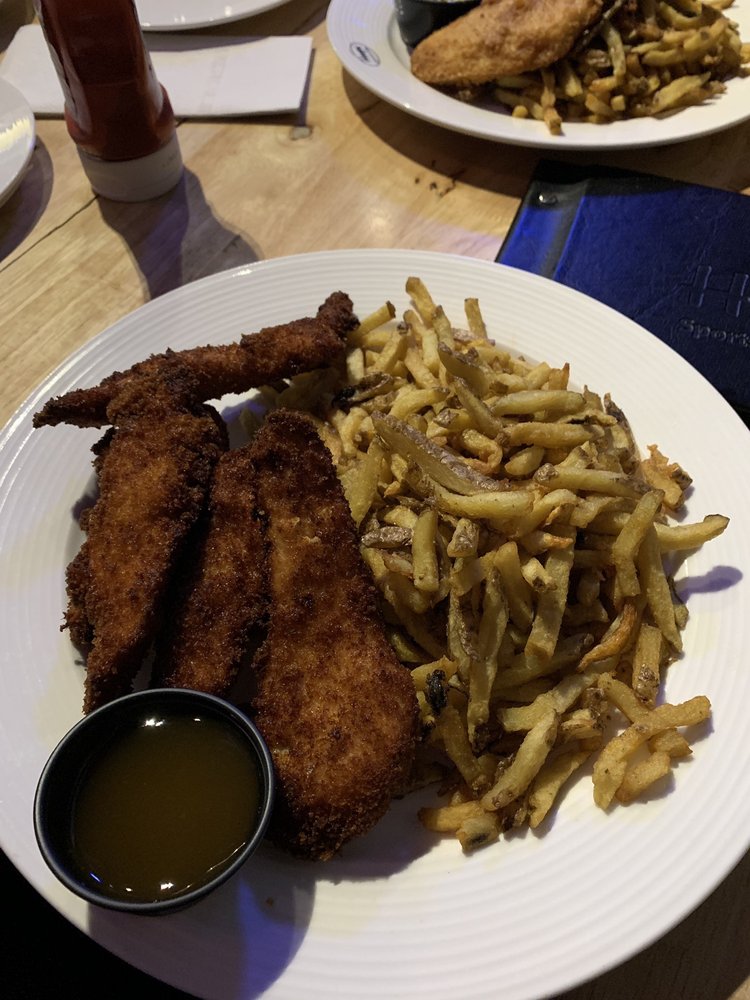 Hoops Sports Bar & Grill