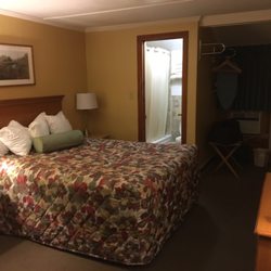 Knotty Pine Motel Hotels 130 Northside Dr Bennington Vt Photo Of Knotty Pine Motel Bennington Vt United States Room 18