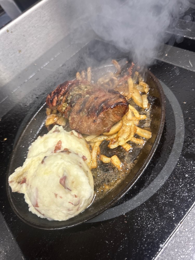 Applebee's Grill + Bar