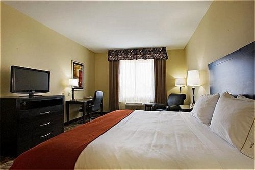Holiday Inn Express & Suites Snyder