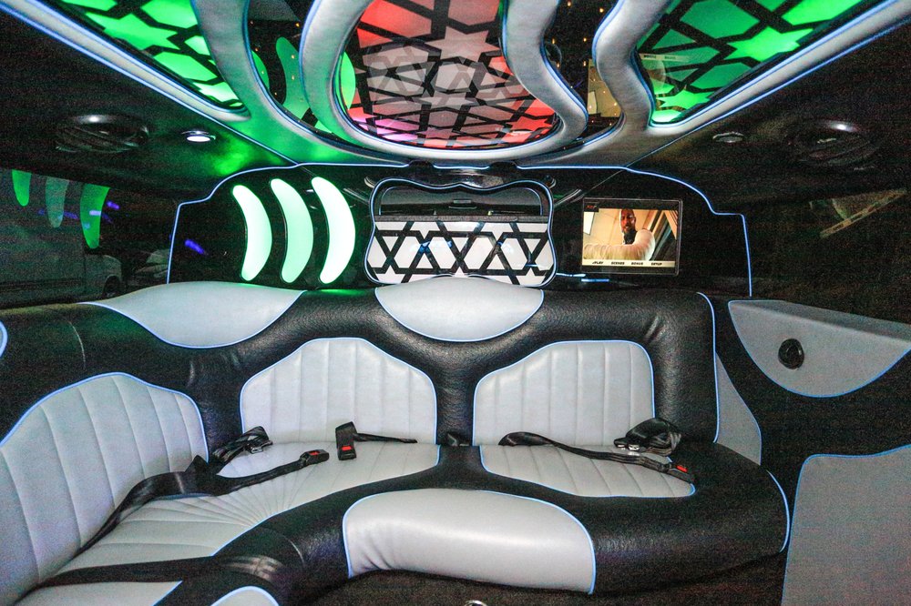 Skyhawk Limousine