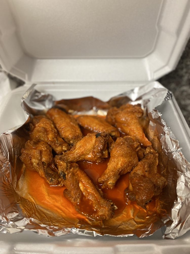 Golden Pizza and Wings
