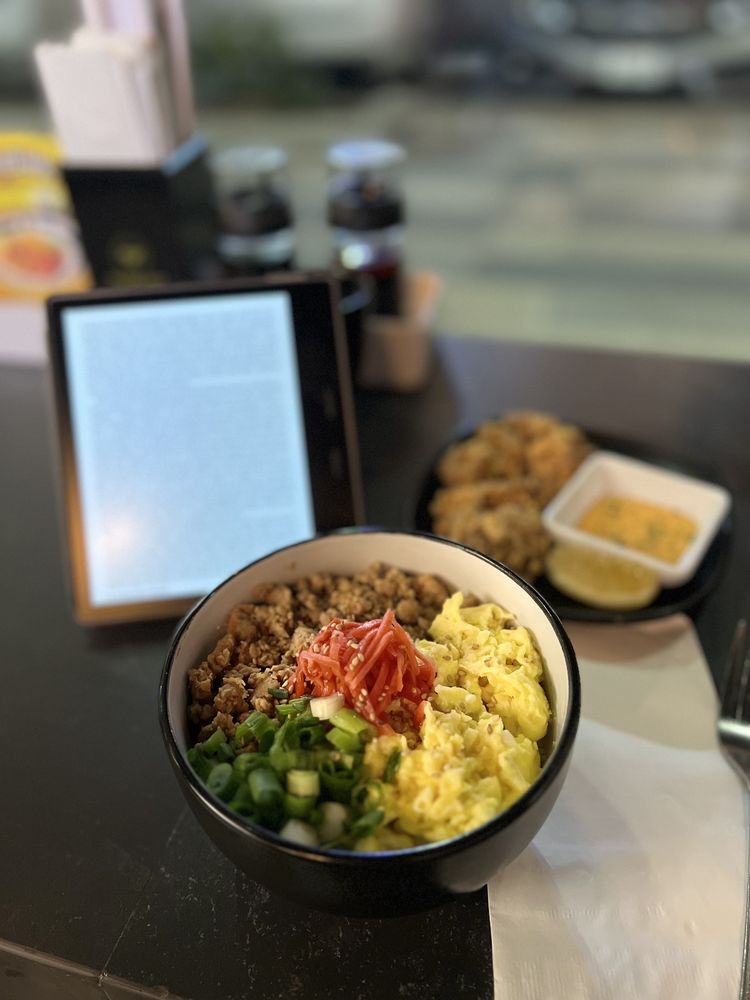 Silverlake Ramen - Mission Hills