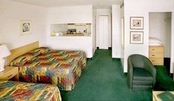 Embassy Hotel & Suites