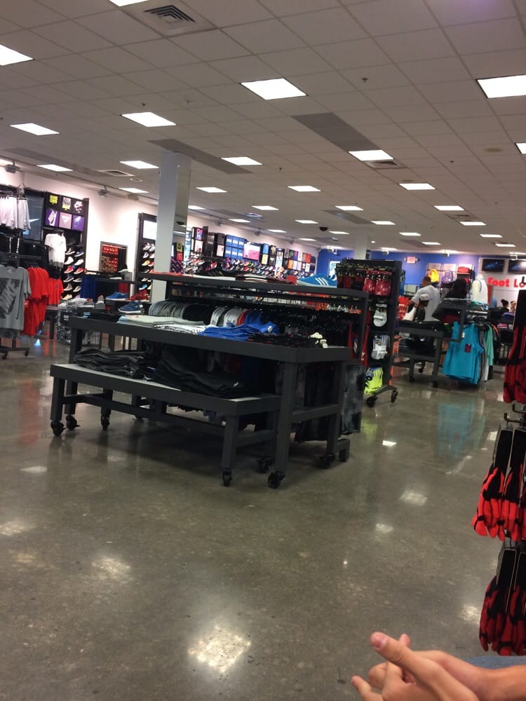 Foot Locker 39 Reviews Shoe Stores 1 Mills Cir, Ontario, CA