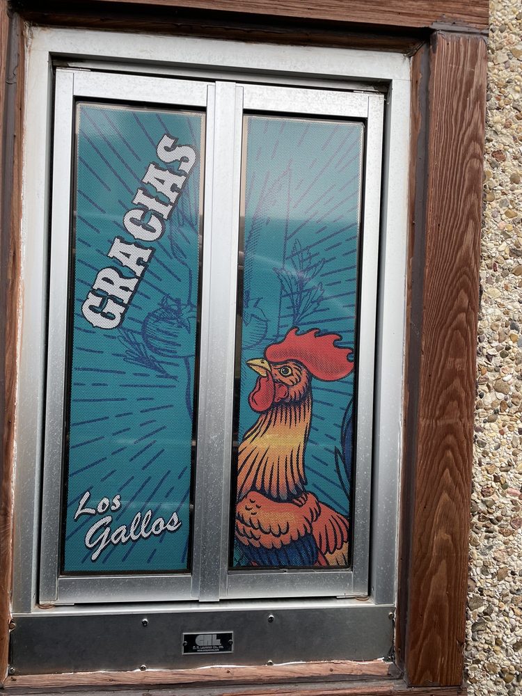 Los Gallos