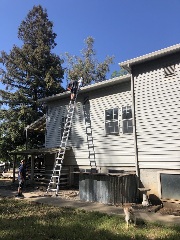C&M Gutter Cleaning Service