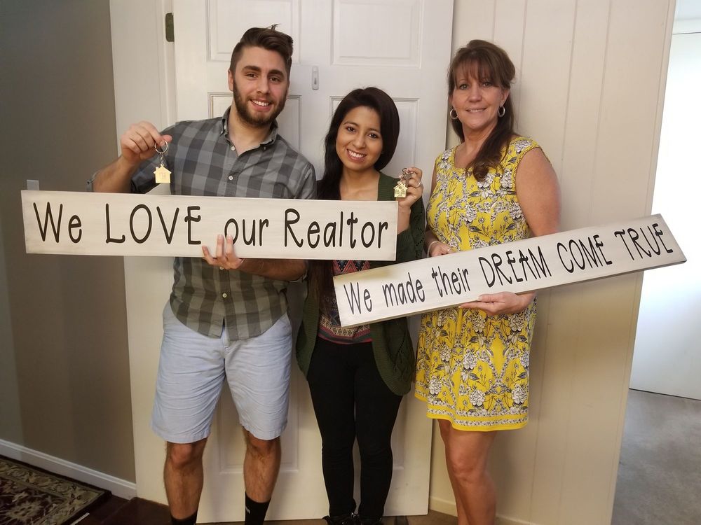 The Jeannie Jarrett Team-Berkshire Hathaway HomeServices Select