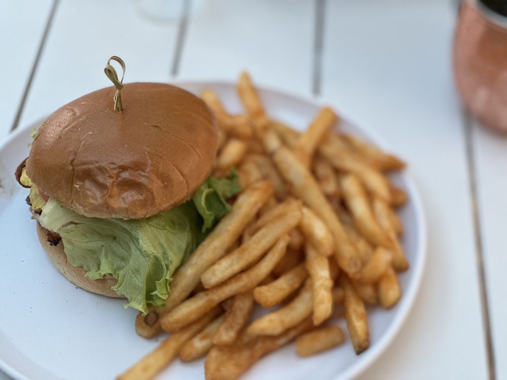Shelby's Beach Bar and Grill