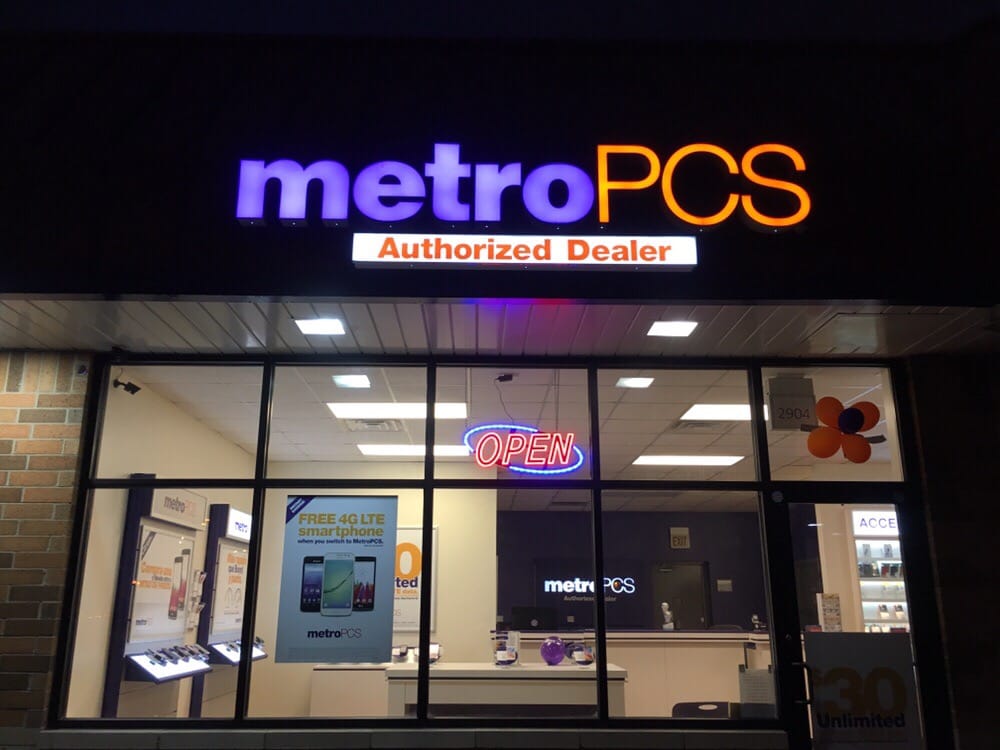 Metro PCS Mobile Phone Repair 2904 W 63rd St, Marquette Park