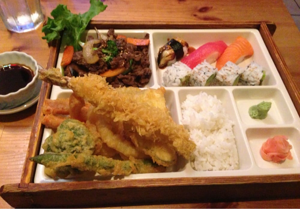 Bento Box Dinner Beef Bulgogi, Shrimp & Vegetable Tempura, 4 Pc