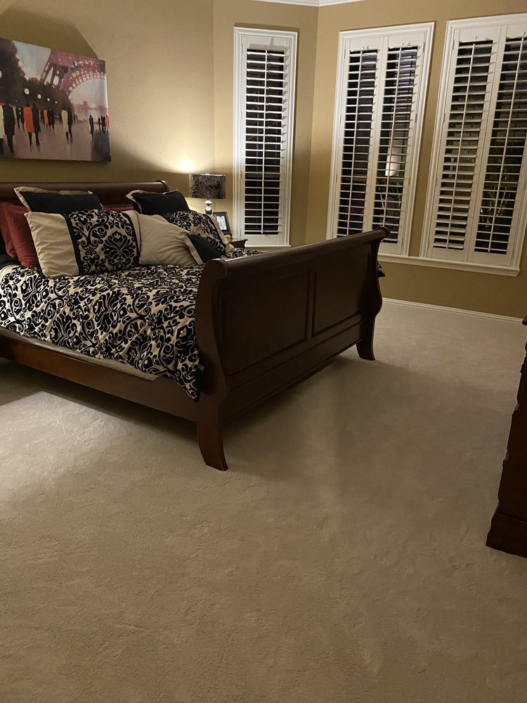 Peek's Carpet