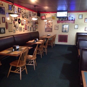 Monicals S Pizza 912 Main St Monticello In Photo Of Monicals S Pizza Monticello In United States More Seating With