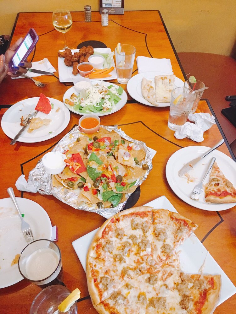 Tony's Huntington Inn