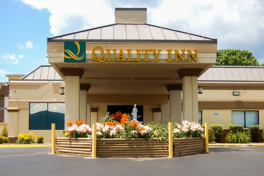 Quality Inn - 25 Photos & 16 Reviews - Hotels - 31 ...