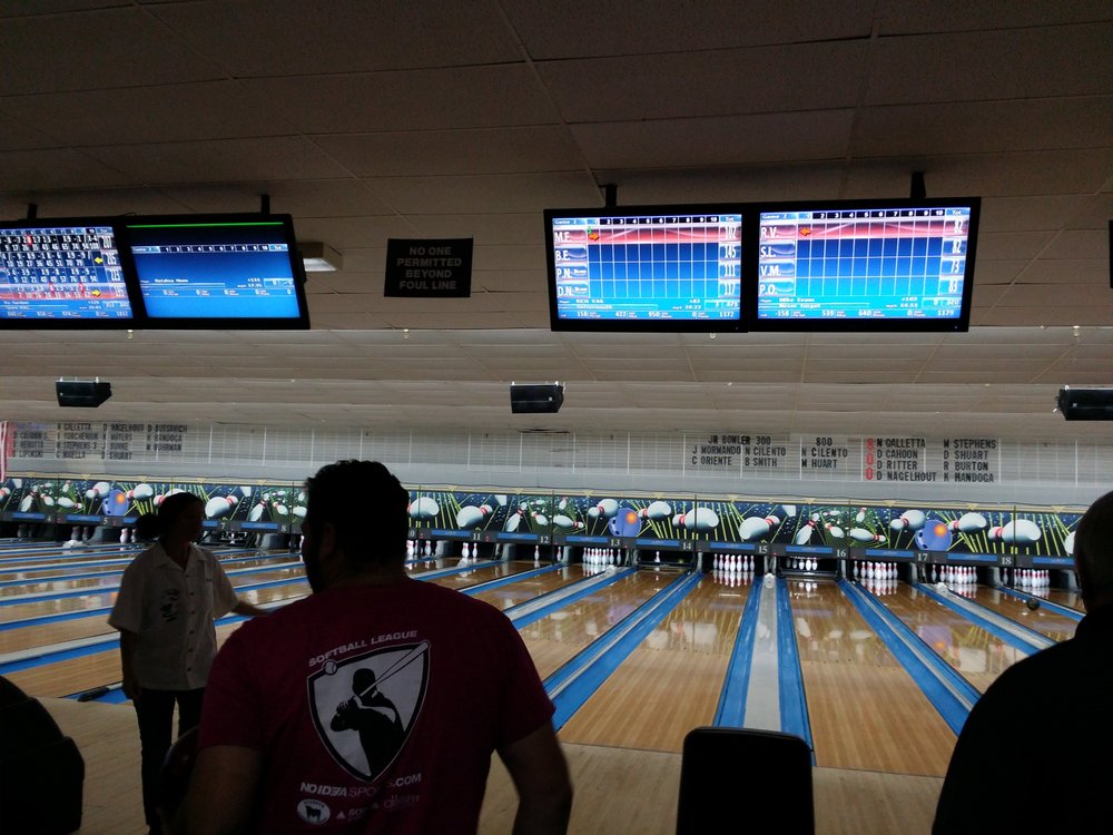 Holiday Bowl 28 Photos & 11 Reviews Bowling 29 Spruce St, Oakland