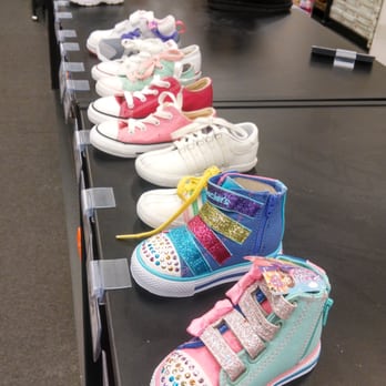 broadway shoes arundel mills