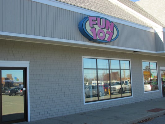 Wfhn Fm Fun 107 Radio Stations 22 Sconticut Neck Rd Fairhaven Photo For Wfhn Fm Fun 107