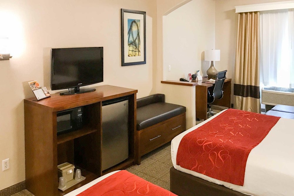 Photos For Comfort Suites Near Six Flags Magic Mountain Yelp