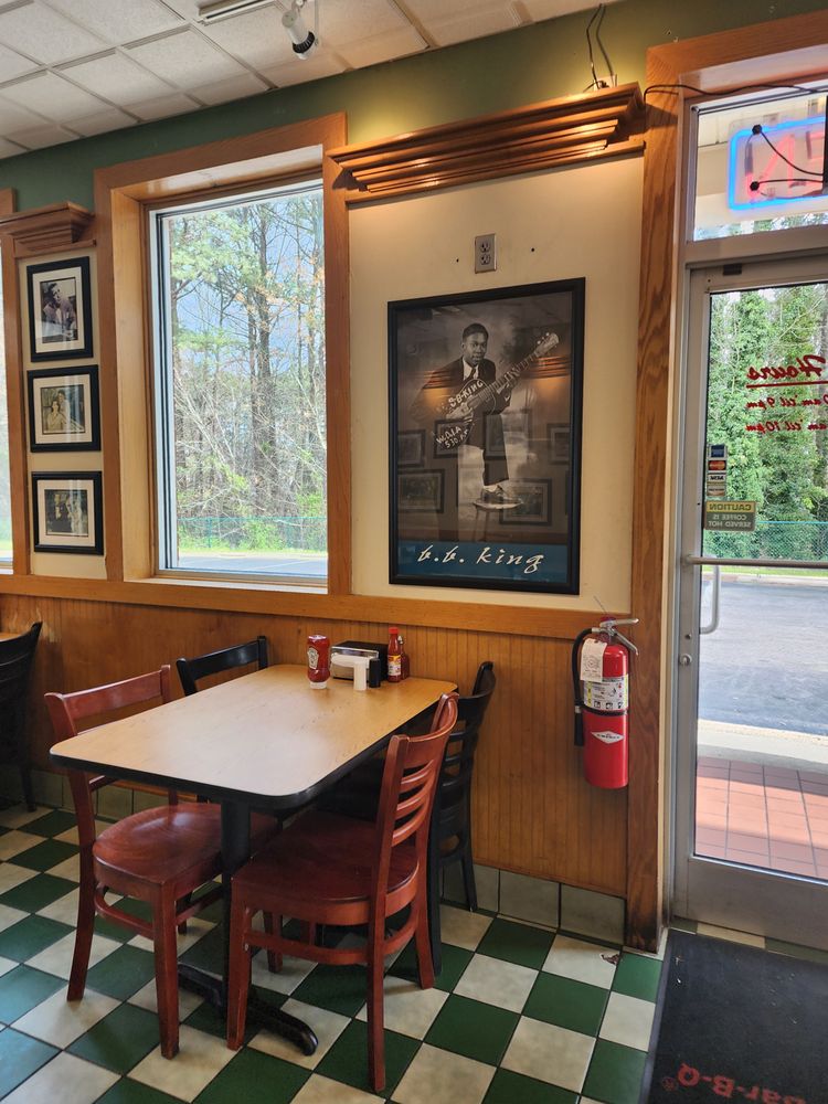 Smithfield's Chicken 'N Bar-B-Q