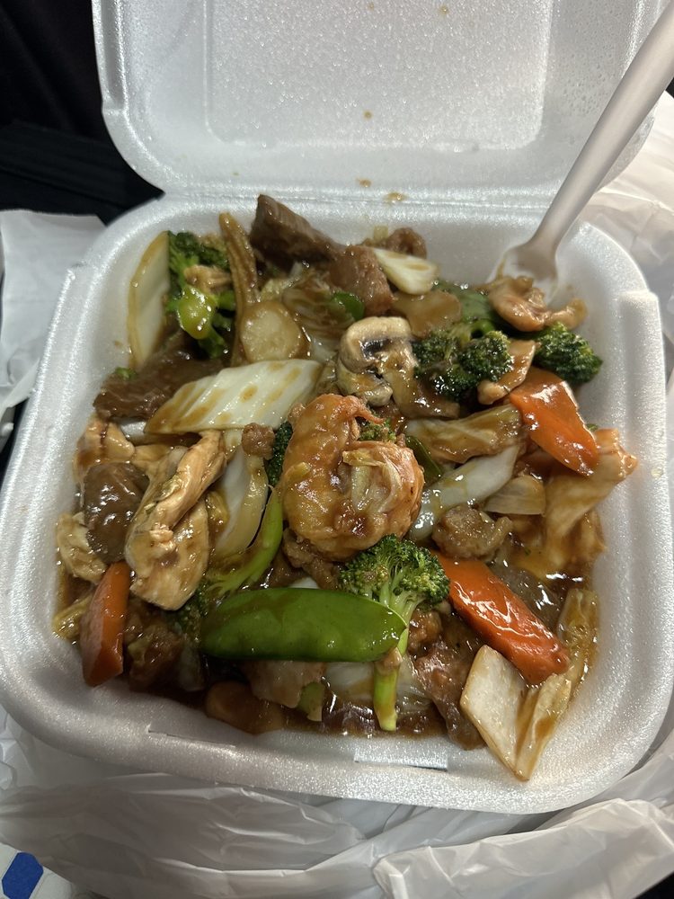 Hunan Chinese Restaurant