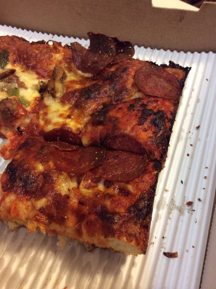 Jets Pizza 26 Reviews Pizza 3420 E Jefferson Ave, Detroit, MI