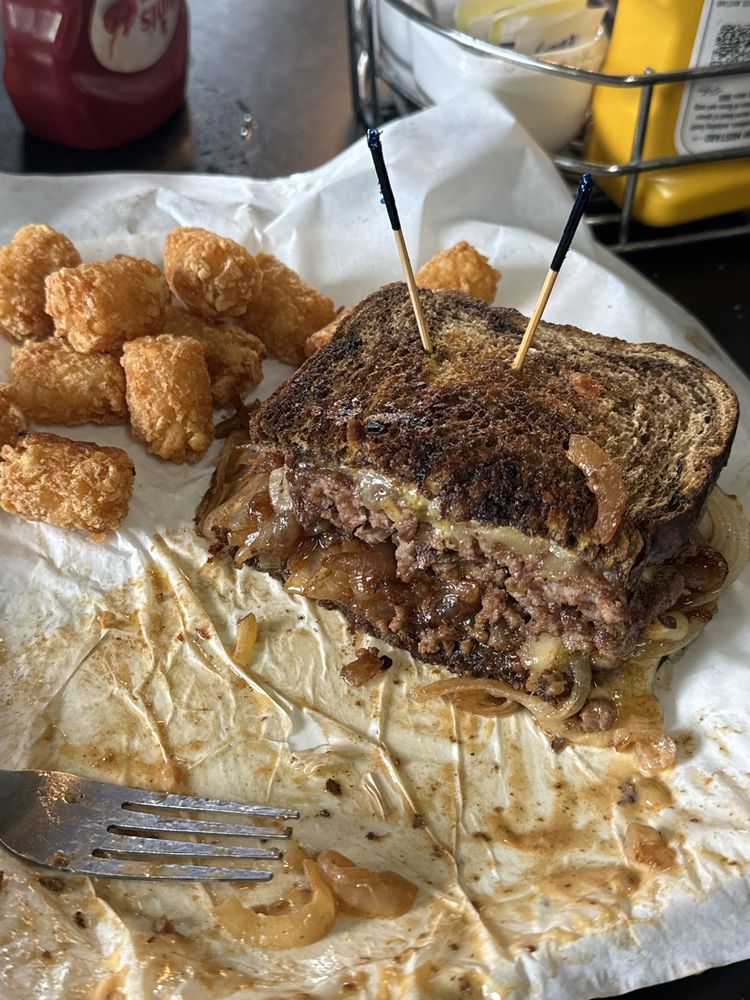 Horns Electric City Bar and Grill, Electric City Roadtrippers