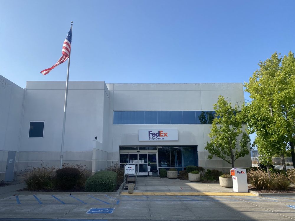 FedEx Ship Center