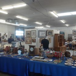 lightning auctions 23 reviews auction houses 870 s rock blvd