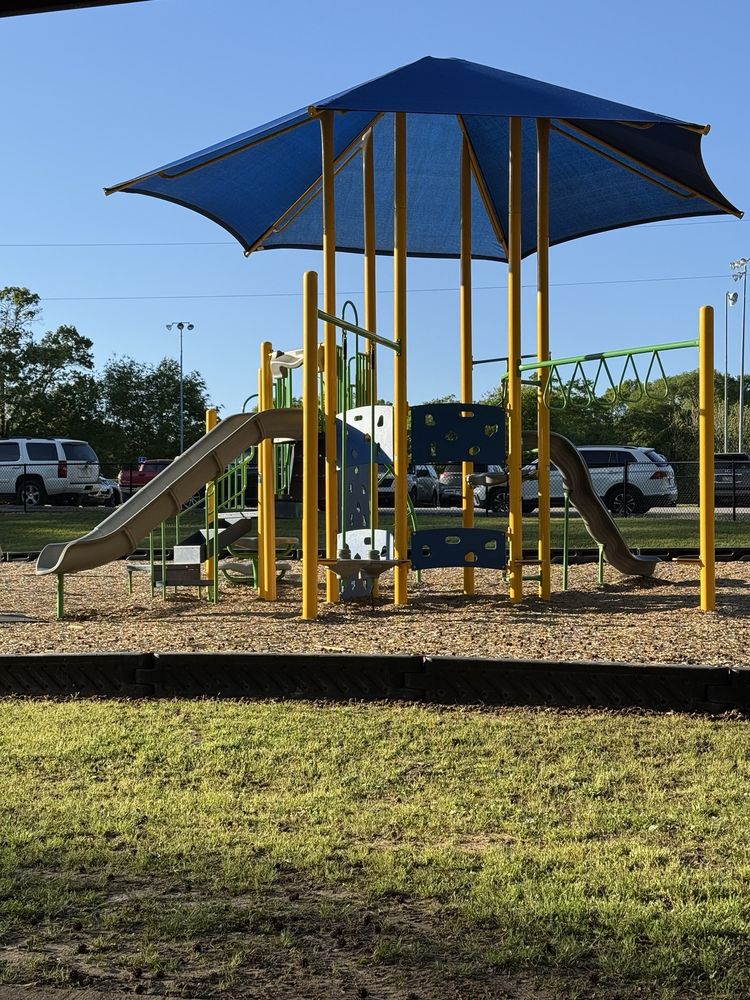 The Playground at Gordon Henry  Park Image
