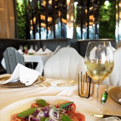 The Best 10 Seafood Restaurants Near Cvi Che 105 In Miami Beach Fl Mira Five Stars